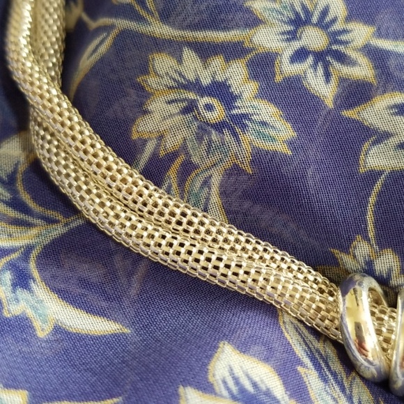 SILVER ๐ผ TONE NECKLACE - Picture 3 of 8